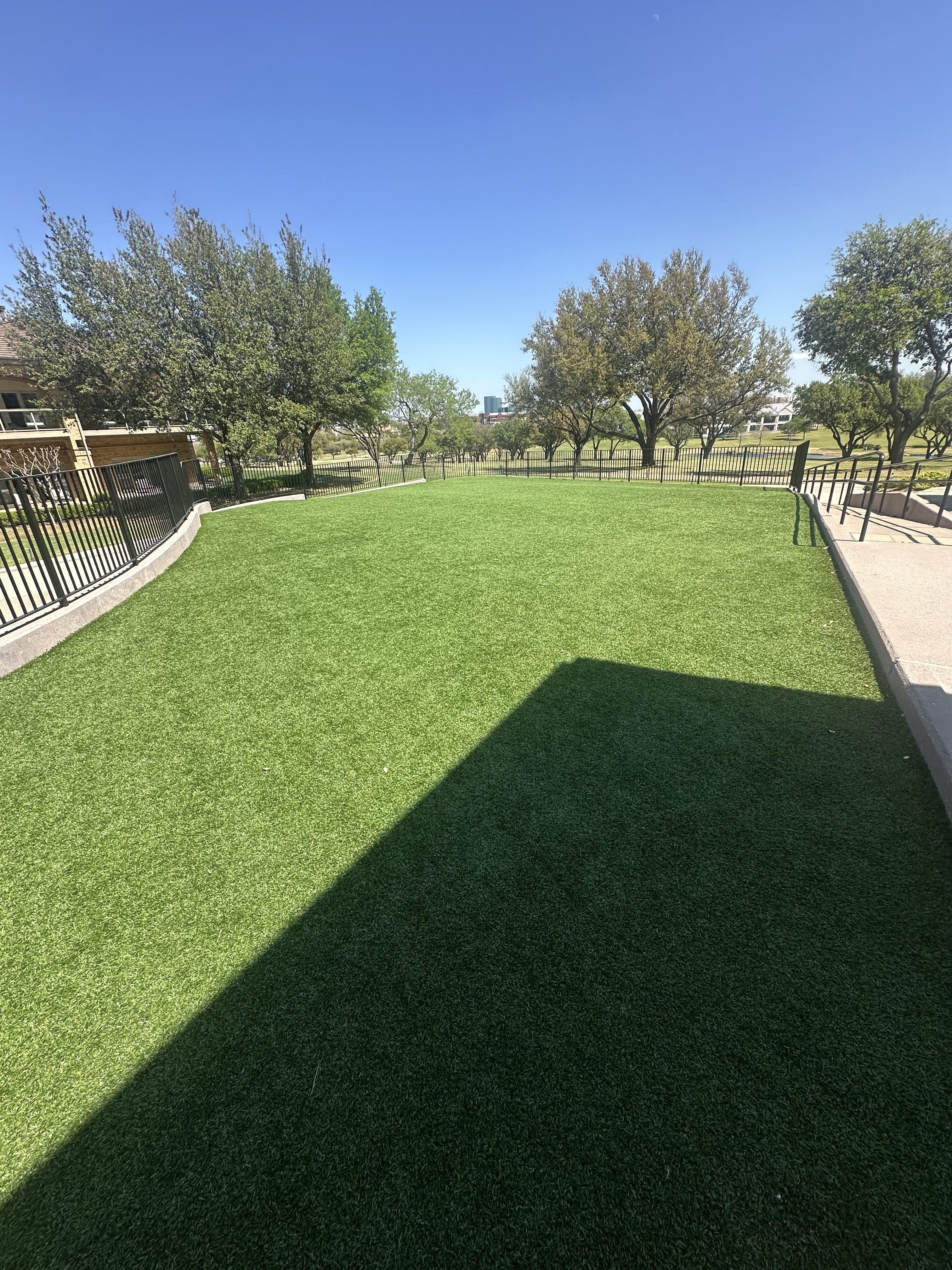 Commercial resort open lawn - Green Forever Turf Texas