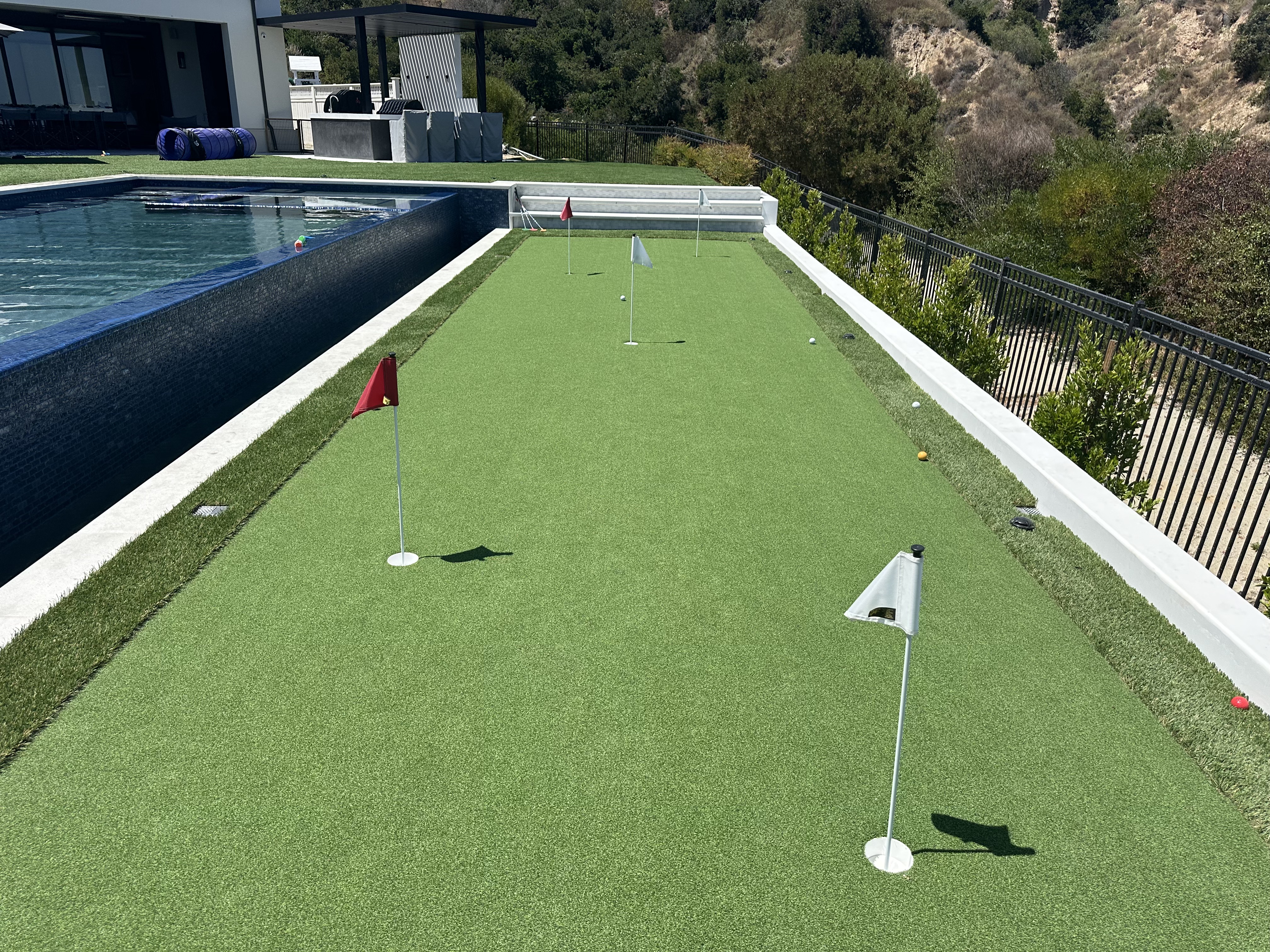 Putting green poolside multi-hole - Green Forever Turf Texas